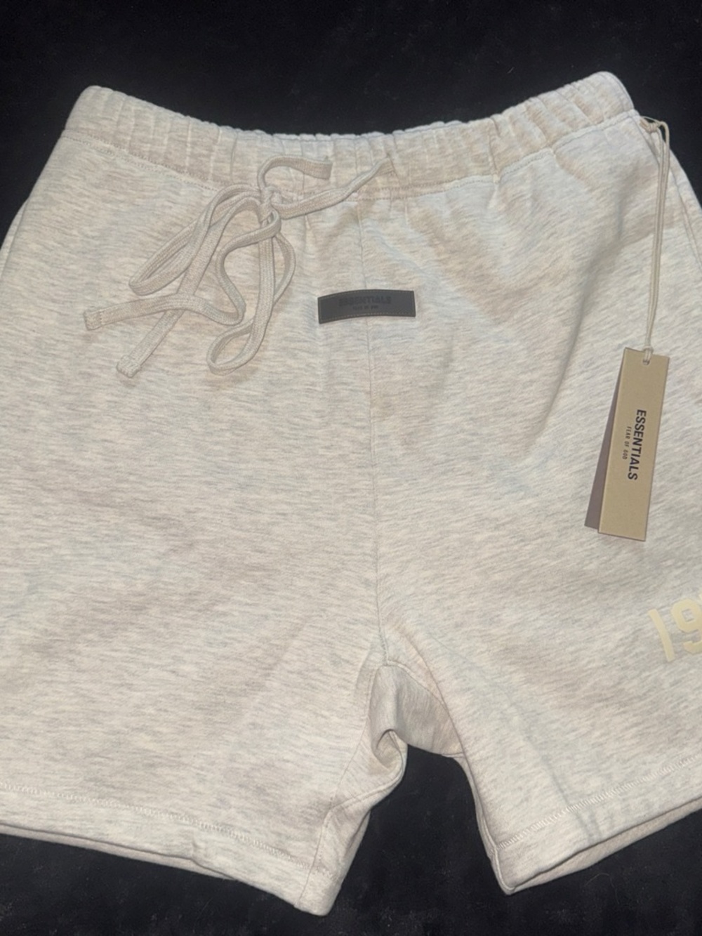 ESSENTIAL Shorts (Medium)